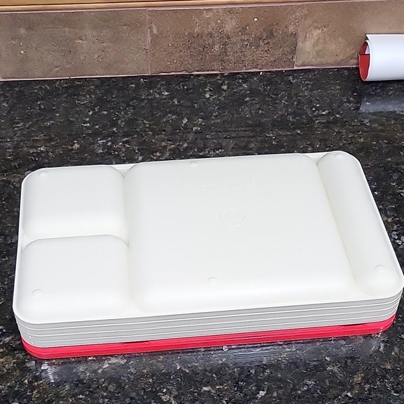 Vintage Set of 5 Tupperware Stackable White and Red Dinner Lunch Trays - Picture 8 of 8